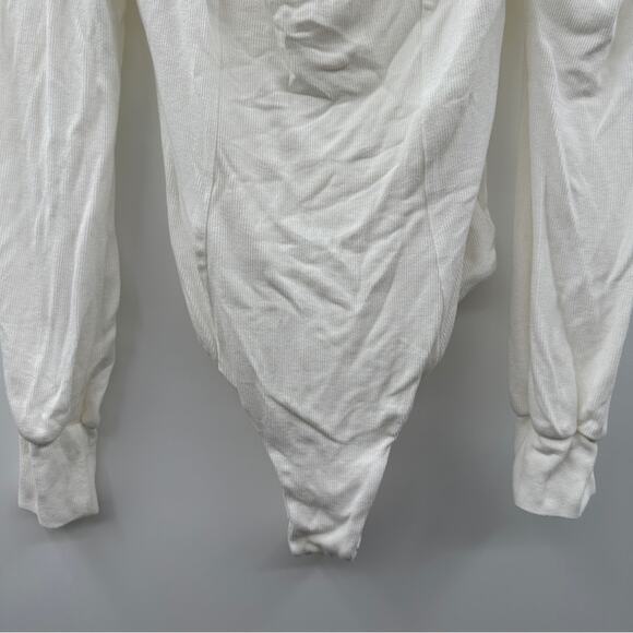 Lulus White‎ Ribbed Long Sleeve V Neck Thong Snap Bodysuit Size M - Picture 3 of 11